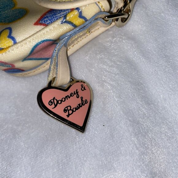 Vintage Hearts Dooney And Bourke Wristlet Wallet Pouch - Picture 4 of 12